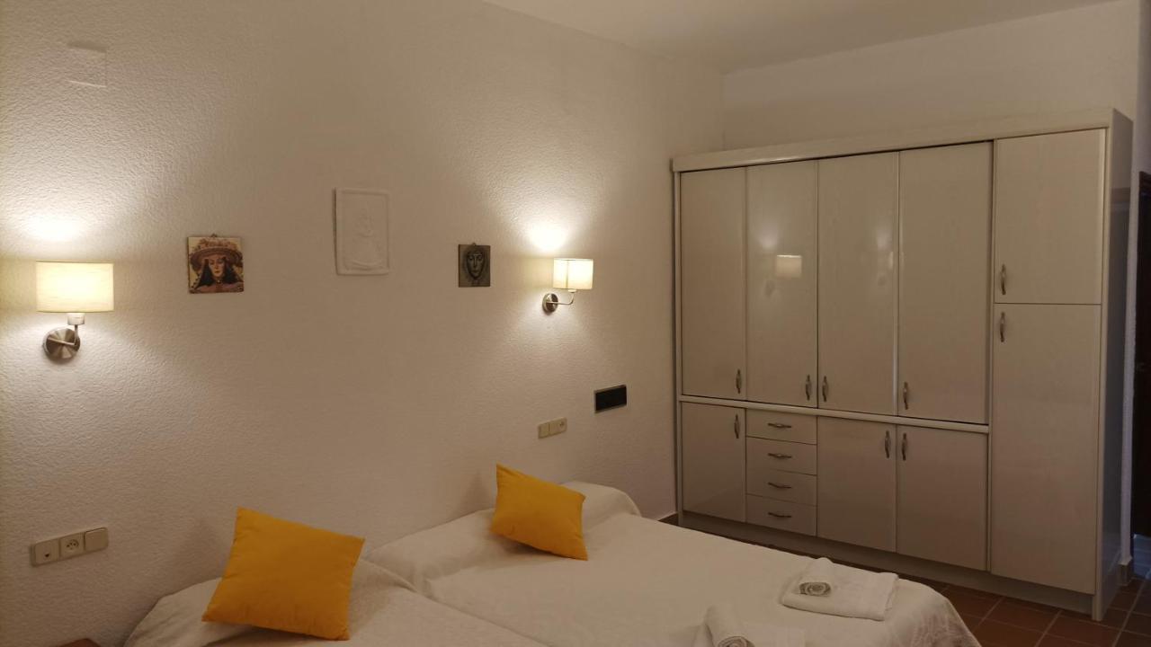 Estudio Reina Y Pastora El Rocio Apartment Exterior photo